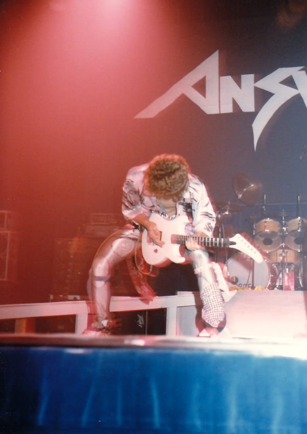 Andy Rutledge ripping up a guitar solo in the '80s